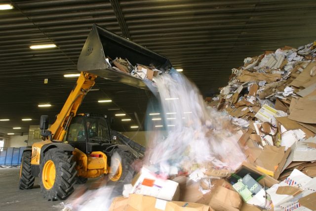 Třídění odpadu | foto:  Pražské služby