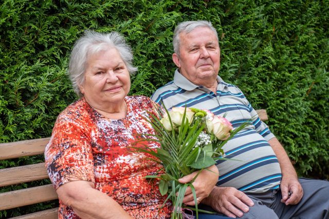  Eva má krásné hnědé oči a v nich jsem viděl, že to myslí upřímně