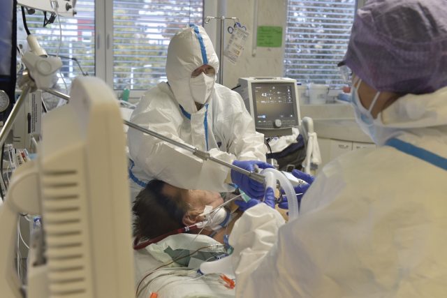 Oddělení anesteziologie,  resuscitace a intenzivní medicíny Krajské nemocnice Tomáše Bati ve Zlíně | foto: Dalibor Glück,  ČTK