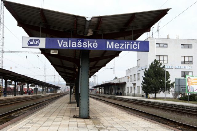 Nádraží ve Valašském Meziříčí | foto: Dalibor Glück,  MAFRA / Profimedia