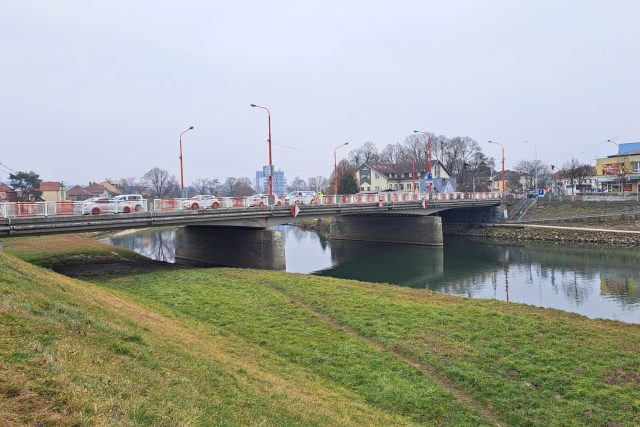 Uherské Hradiště,  oprava mostu Jana Antonína Bati přes řeku Moravu,  únor 2025 | foto: Michal Sladký,  Český rozhlas