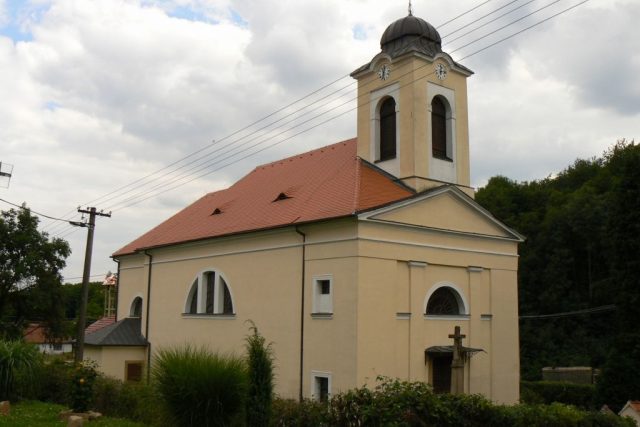 Kostel s věžními hodinami v Jankovicích | foto: Obec Jankovice