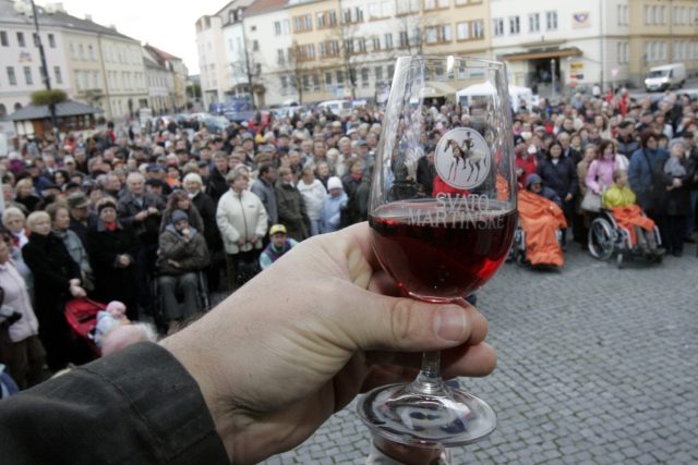 Svěcení Svatomartinského vína v Uherském Hradišti | foto: Jan Karásek,  MAFRA / Profimedia