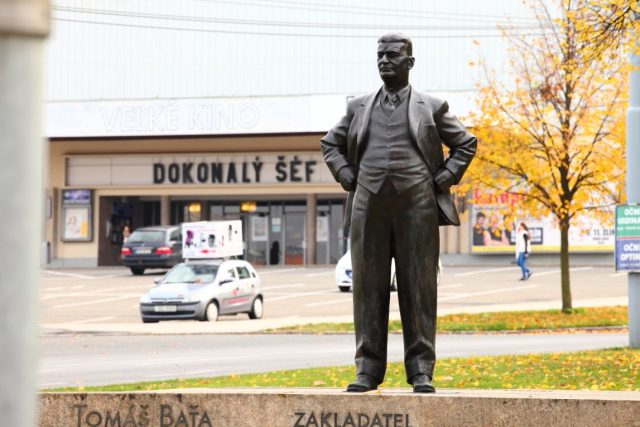 Baťa socha Zlín | foto:  Jsf Abb - Josef Řezníček