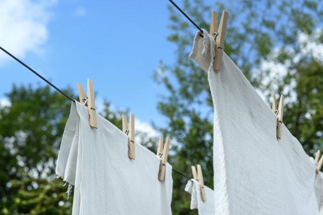 Prádlo se dříve bělilo na slunci | foto: Pixabay