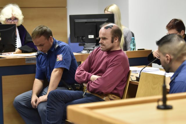 Obžalovaný Michal Remeš u soudu | foto: Dalibor Glück,  ČTK
