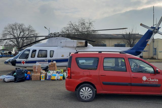 Vrtulníky z Kunovic vezou pomoc pro Ukrajince | foto: Michal Sladký,  Český rozhlas