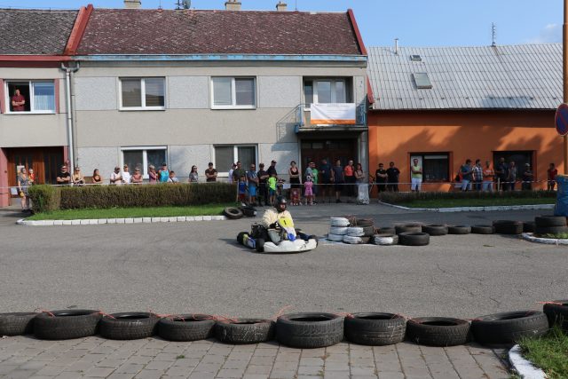 V ulicích Rymic na Kroměřížsku závodily motokáry | foto: Veronika Žeravová,  Český rozhlas Zlín