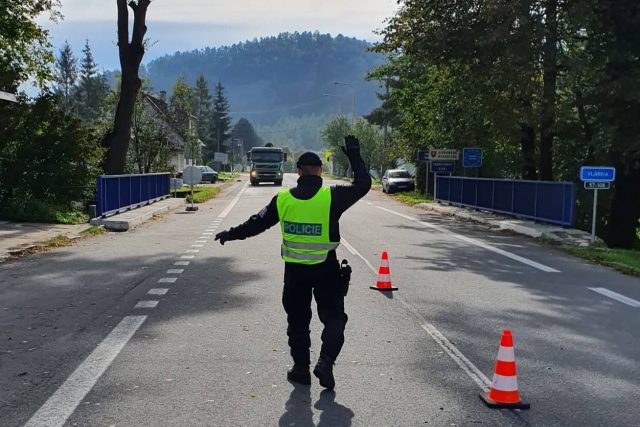 Kontroly kvůli uprchlíkům na hranicích se Slovenskem,  říjen 2022 | foto: Roman Verner,  Český rozhlas