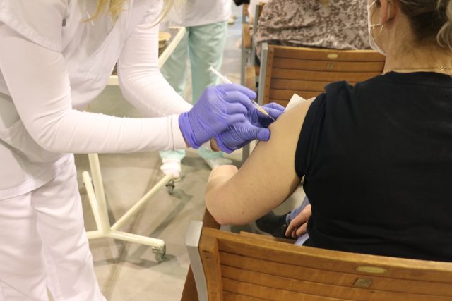 Očkování proti koronaviru. Ilustrační snímek. | foto: Veronika Žeravová,  Český rozhlas