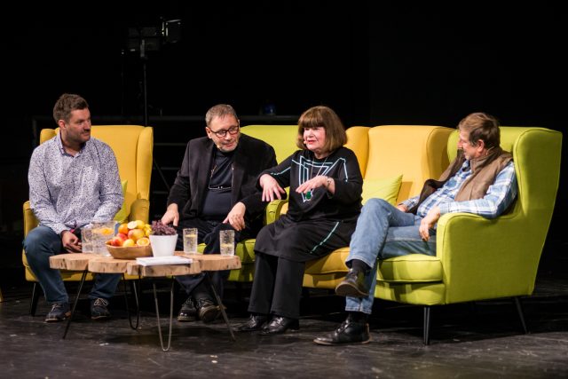 Humoriáda na cestách v Ostravě v roce 2019 - Patrik Rozehnal,  Tomáš Töpfer,  Uršula Kluková a Václav Vydra | foto: Martin Čuřík