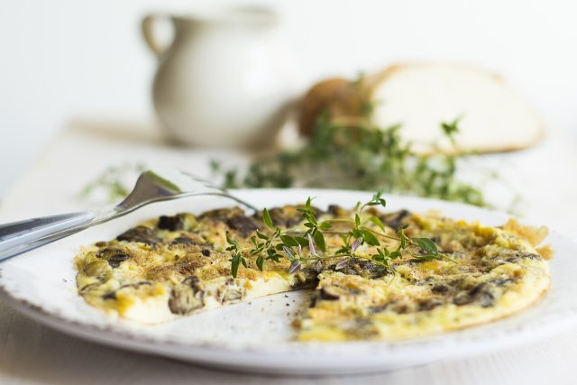Omeleta by měla být hedvábně jemná,  kyprá a lehce vláčná  (ilustrační foto) | foto: Fotobanka Pixabay