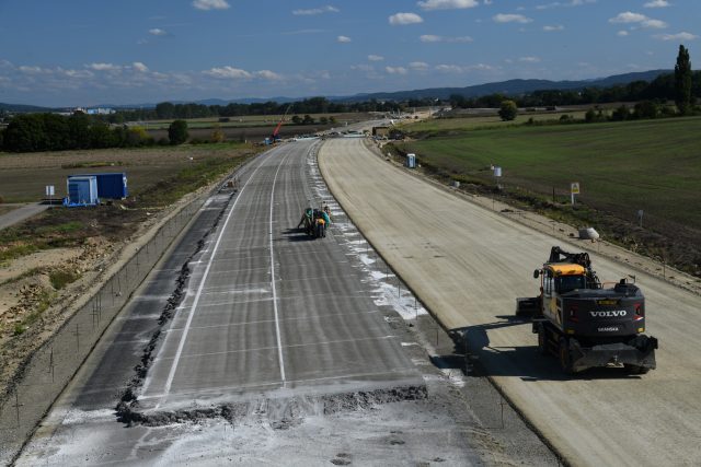 Stavba dálnice D49 Hulín - Fryšták,  září 2023 | foto: Ředitelství silnic a dálnic ČR