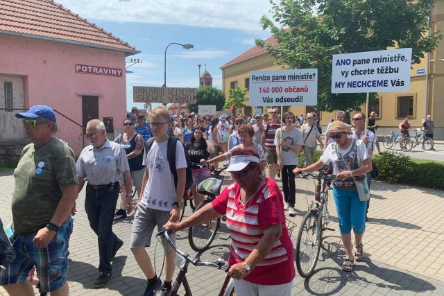 Na pochod proti těžbě u Uherského Ostrohu přišly tisíce lidí | foto: Lukáš Veselý,  Český rozhlas