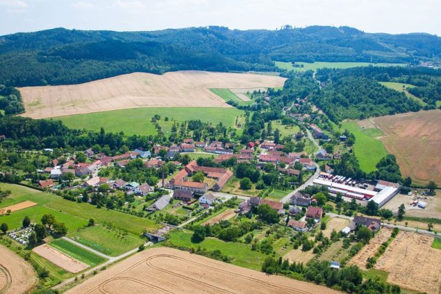 Letecký pohled na obec Zástřizly | foto: obec Zástřizly