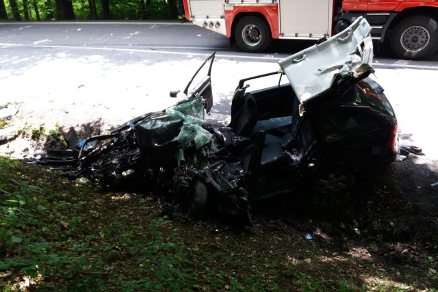Srážka auta s autobusem u Pozlovic | foto:  Hasiči - Rescue