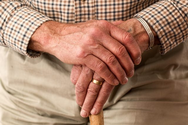 Senior,  penzista  (ilustrační foto) | foto: stevepb/CC0 Creative Commons,  Pixabay
