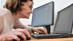Takzvaný hodinový ajťák pomůže seniorům s nastavením wifi, založením e-mailu nebo spuštění videochatu